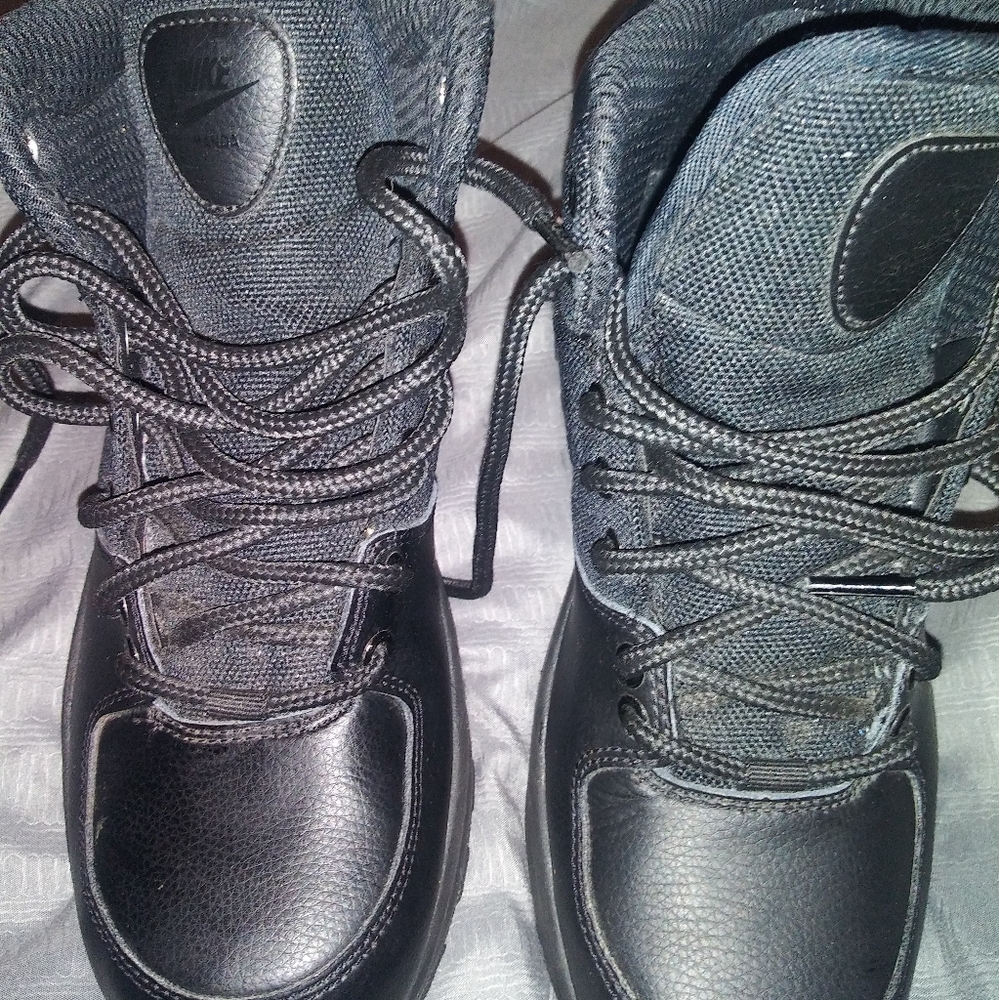 Boys Nike boots
